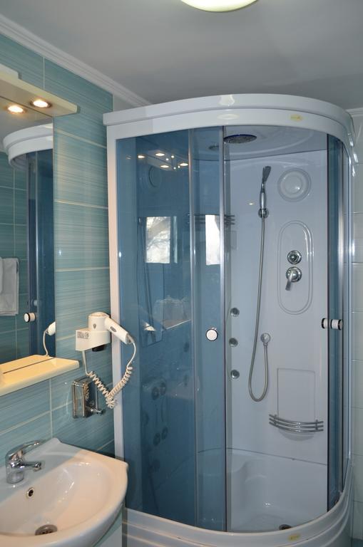 Casa Alba Hotell Râmnicu Vâlcea Exteriör bild