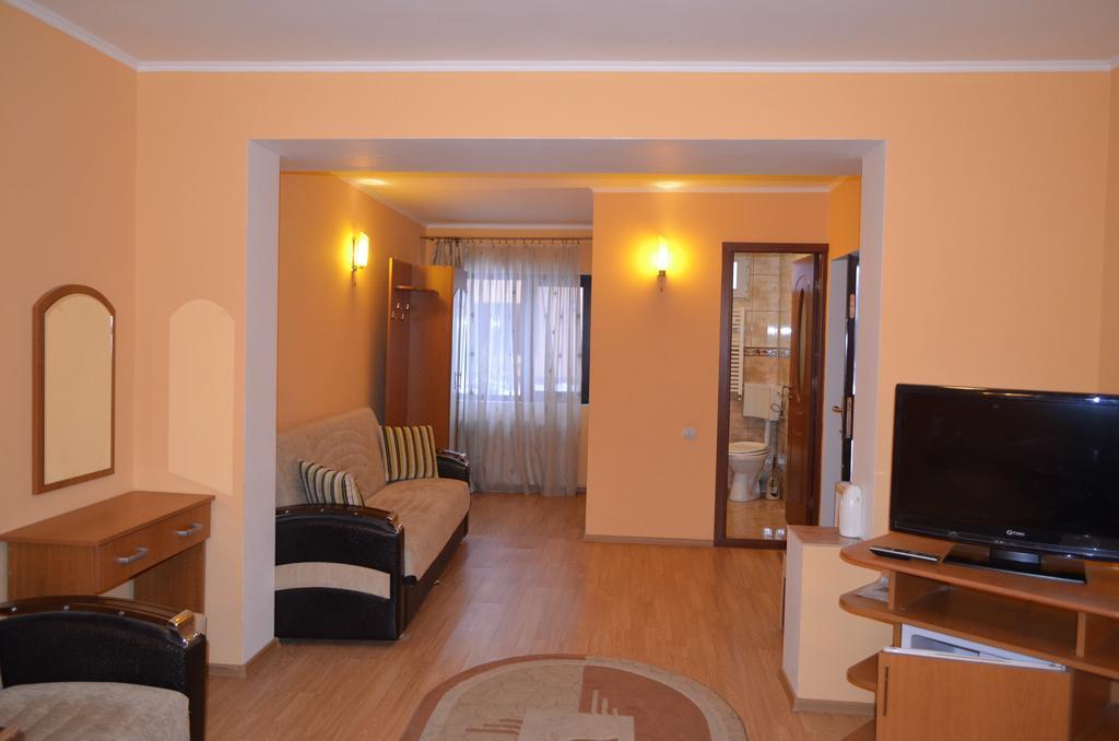 Casa Alba Hotell Râmnicu Vâlcea Exteriör bild