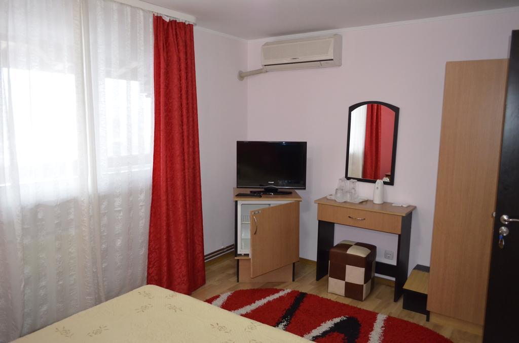 Casa Alba Hotell Râmnicu Vâlcea Exteriör bild