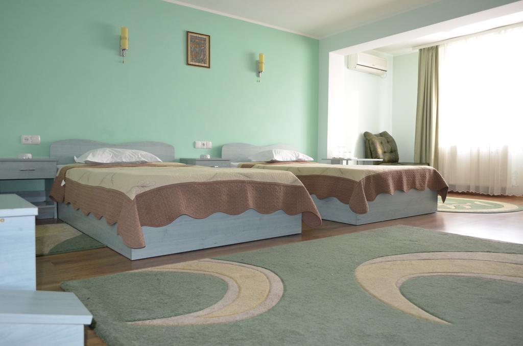 Casa Alba Hotell Râmnicu Vâlcea Exteriör bild